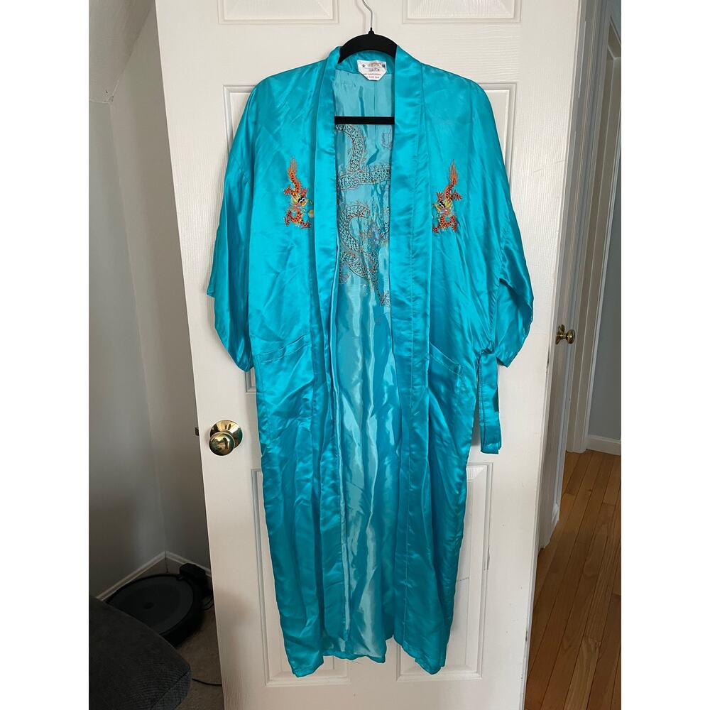 Vintage Golden Dragon Medium Hand Embroidered 100% Silk Chinese Kimono Robe Blue
